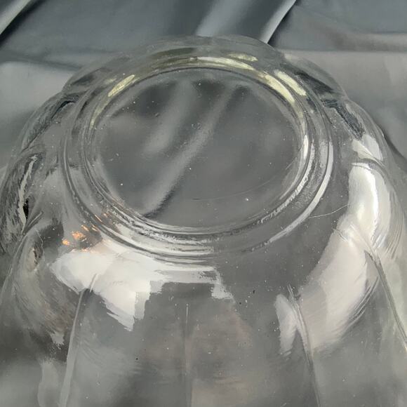 Vintage Clear Glass Petal Edge Serving Bowl Large Floral Shape 9x3.5 - Picture 4 of 5